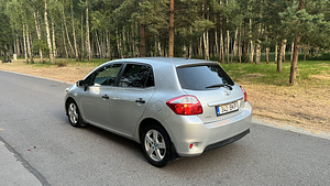 Toyota Auris 2011год 1.4д мануал 6 ступ. (1 фото из 15)