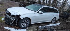 M/V Mercedes Benz E200 Avariiline (8 foto / 10)