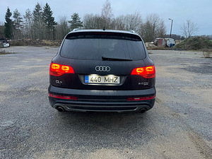 Audi q7 (5 фото из 10)