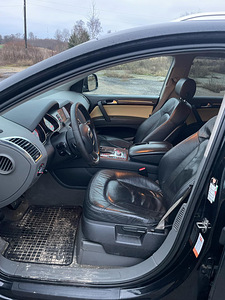 Audi q7 (6 фото из 10)