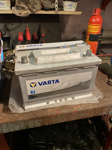 Аккумулятор Varta E44, 12 V, 77 Ah, 780 A