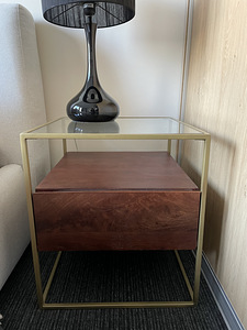 2 modernset mangopuit öökappi Viljandis (4 foto / 6)