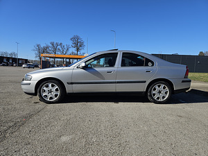 Volvo S60 (5 фото из 12)