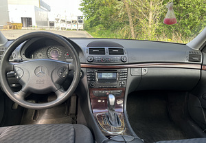Mersedes-Benz E220cdi (8 foto / 11)