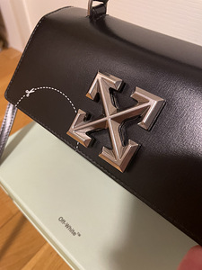 Сумка Off-White (6 фото из 7)
