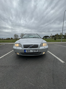 Volvo v70 (1 фото из 11)