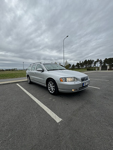 Volvo v70 (8 фото из 11)
