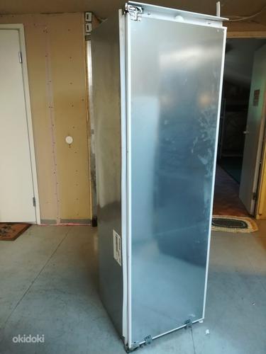 Полностью встраиваемый холодильник Siemens (фото #1)