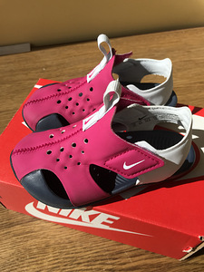 Nike sandaalid