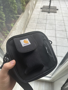 Carhartt WIP Essentials (3 фото из 3)