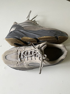 Adidas yeezy 700 v2 tephra (2 foto / 4)