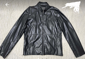 Armani куртка (3 фото из 5)