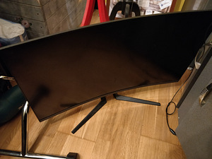 32" monitor 2x (2 foto / 6)