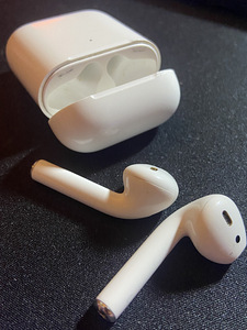 Airpods 1. Чехол 2-го поколения. (1 фото из 4)