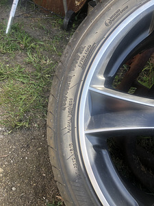 Eta beta 255/40R19 (2 foto / 3)
