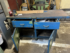 Müüa metallist usaldusväärne töölaud (1 foto / 10)