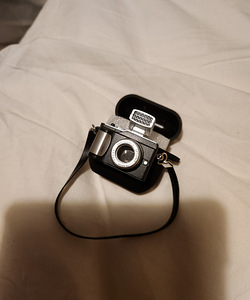Kaitsekorpus AirPods 4 kõrvaklappidele (2 foto / 3)