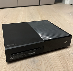 Xbox One 1TB + 9 игр (3 фото из 7)