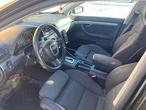 AUDI A4 B7 2.0 TDI (5 foto / 6)