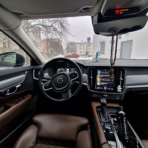 Volvo v90 D4 (4 foto / 13)