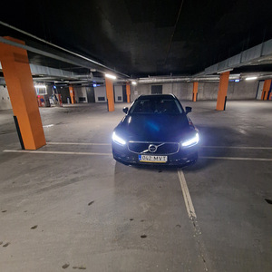 Volvo v90 D4 (11 foto / 13)