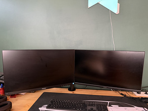Monitorid + lauakinnitus (1 foto / 4)
