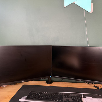 Monitorid + lauakinnitus