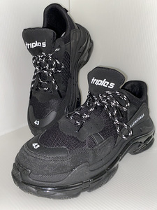 Balenciaga tossud (2 foto / 4)