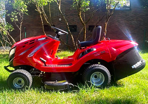 Murutraktor murukogujaga niiduk HECHT 5176 (1 foto / 5)