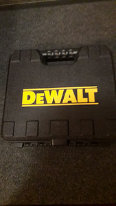 DeWALT DCD710 10,8V puurikeeraja (2 foto / 2)