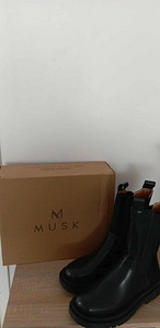 Saapad Musk, 40 (6 foto / 6)