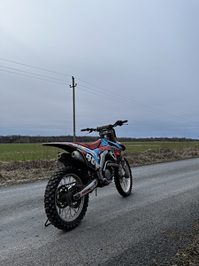 Honda CRF450 (5 фото из 10)