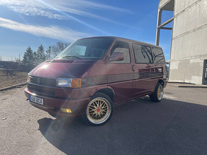 VW MULTIVAN (2 foto / 14)