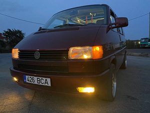 VW MULTIVAN (9 foto / 14)