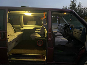 VW MULTIVAN (10 foto / 14)