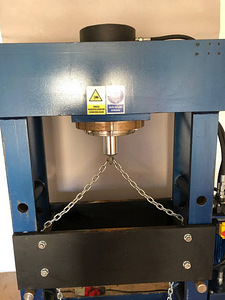 Elektrohüdrauliline press 100 tonn (5 foto / 9)
