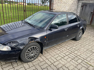 AUDI A4 1997 1.9 AFN (6 foto / 6)