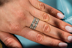 Tiffany&Co. Atlas open ring in 18k white gold diamonds