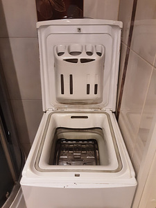 Whirlpool стиральная машина (1 фото из 3)