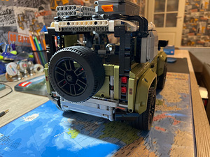 Lego Land Rover Defender 42110 (1 foto / 3)