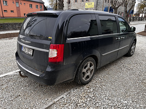 Chrysler Voyager (2 фото из 6)