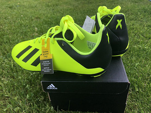Laste muru jalgpallijalatsid Adidas (2 foto / 4)