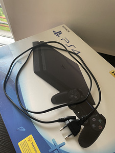 Продается консоль PS4 Slim 500GB + DualShock 4 (6 фото из 6)
