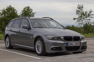 BMW 320d 130kW 2009 M-pak (3 foto / 11)