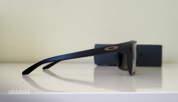 Солнцезащитные очки Oakley (фото #3)