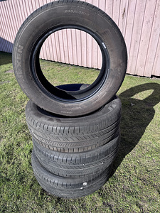 Летние шины 205/60R18 (1 фото из 2)