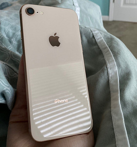 Продам iPhone 8, розовое золото 64 гб