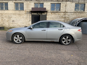 Honda Accord (8 foto / 9)