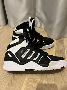 Adidas кроссовки, как новые, 42р