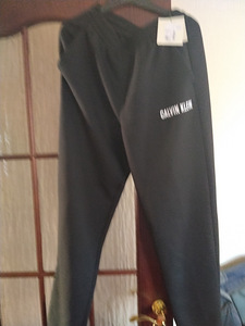 Calvin Klein püksid + HH tuulejope suurus S (1 foto / 4)
